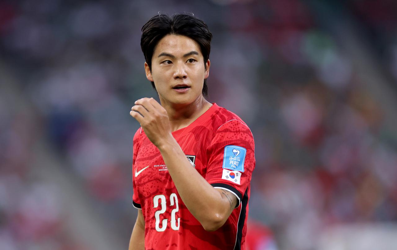 Augsburg complete signing of South Korea international
