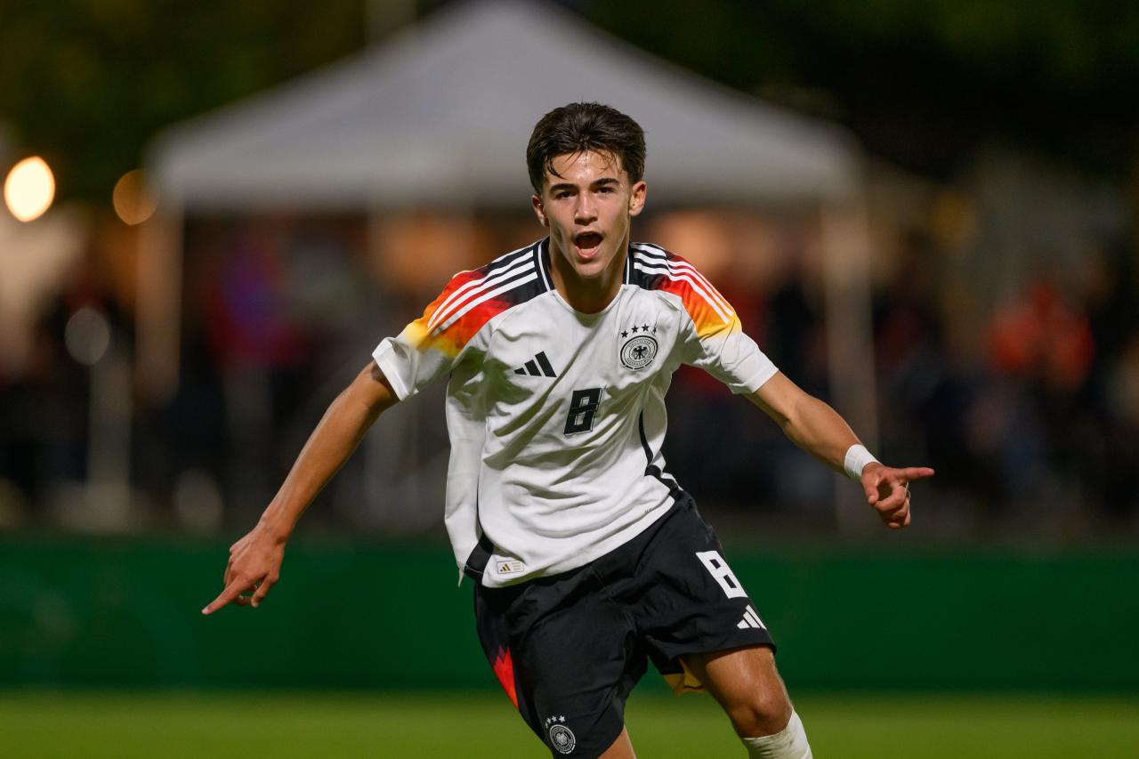 Leverkusen talent Minutillo hoping for first team action next season