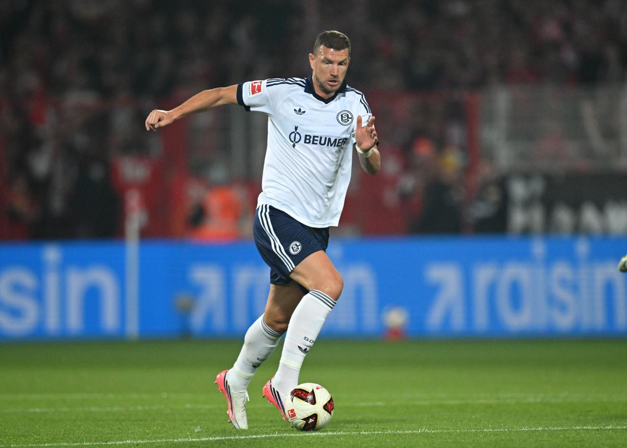 Bosnia and Herzegovina legend Edin Džeko retires from international football