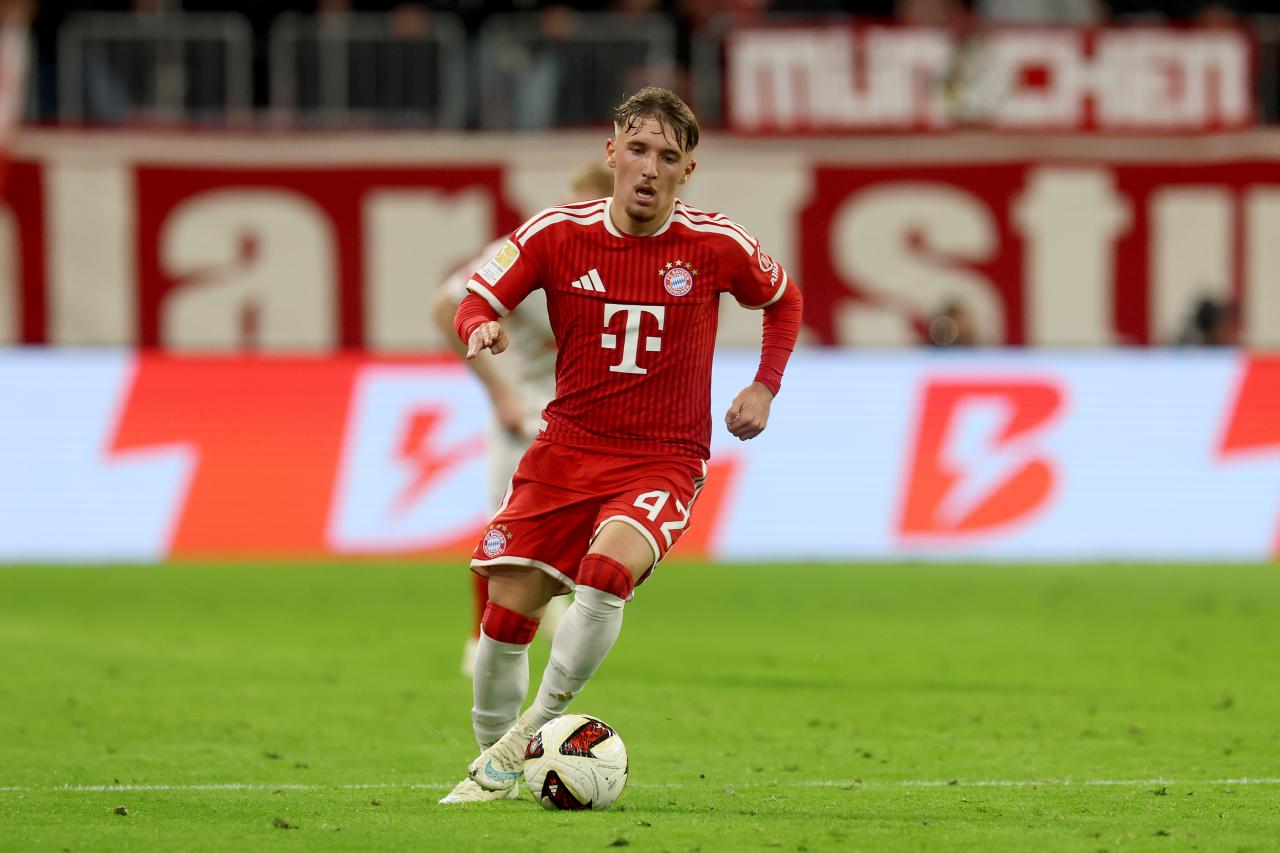 Eberl defends Karl’s “completely normal” form dip after Hoeneß criticism