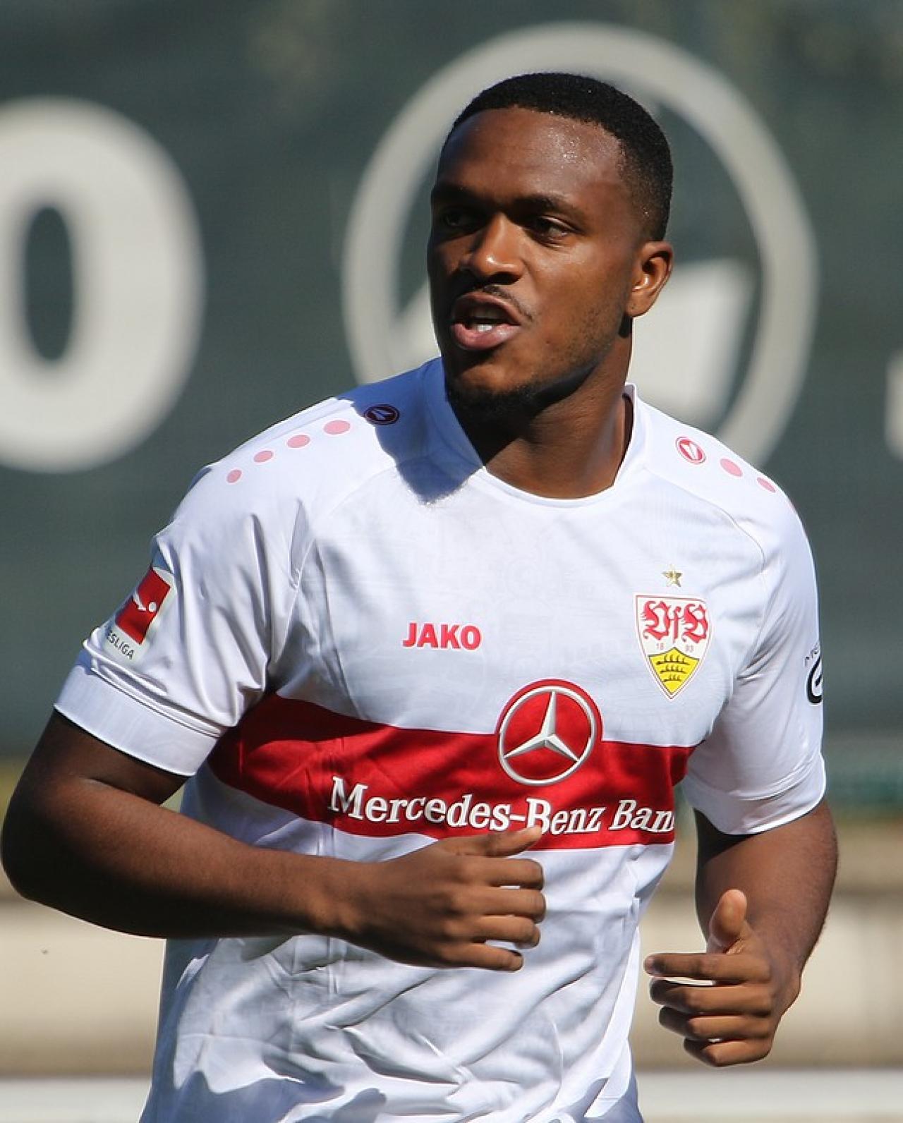 Stuttgart's Zagadou headed back to the sidelines after re-aggravating knee injury