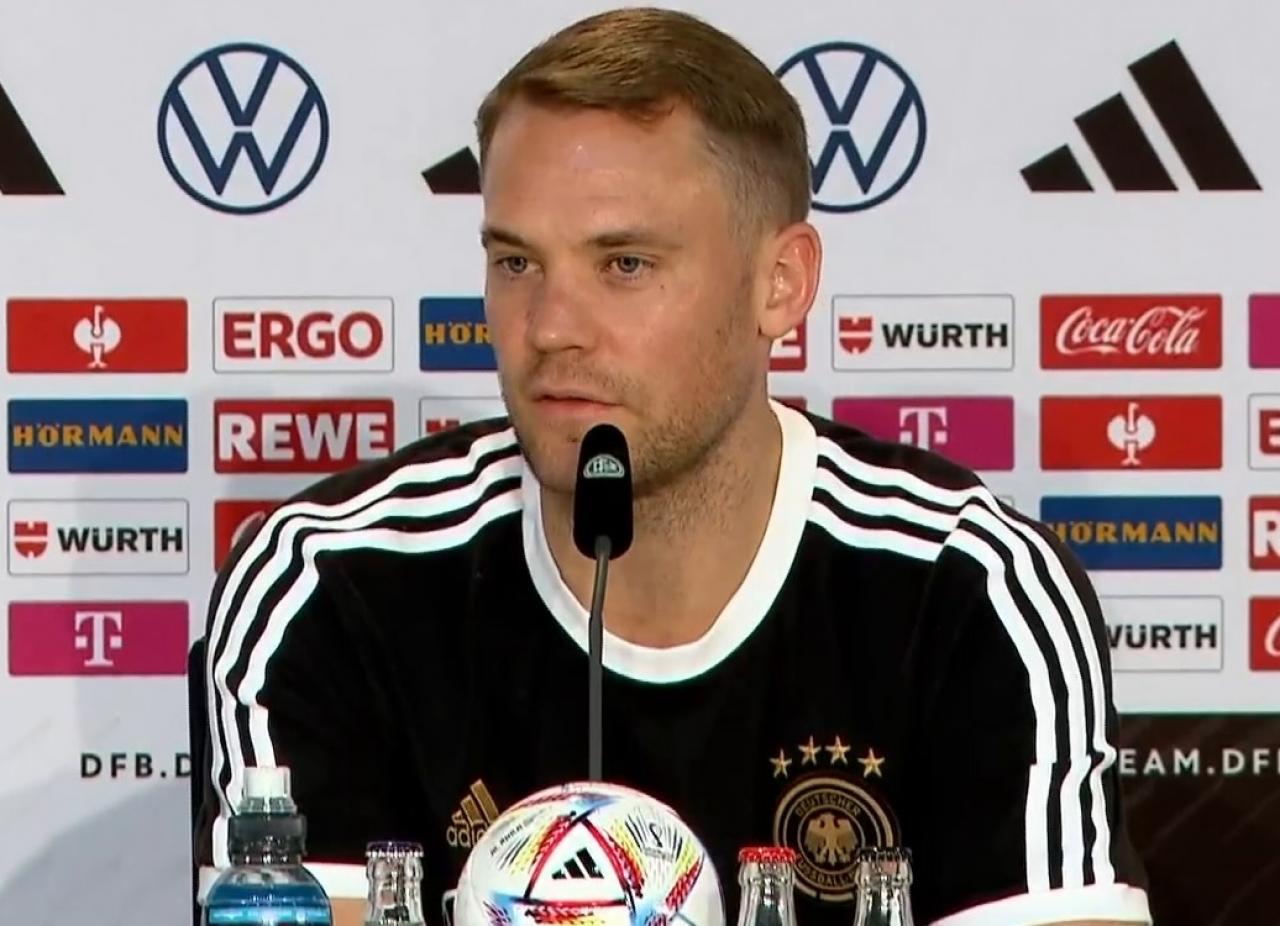 Report: Neuer wants to continue playing for Germany