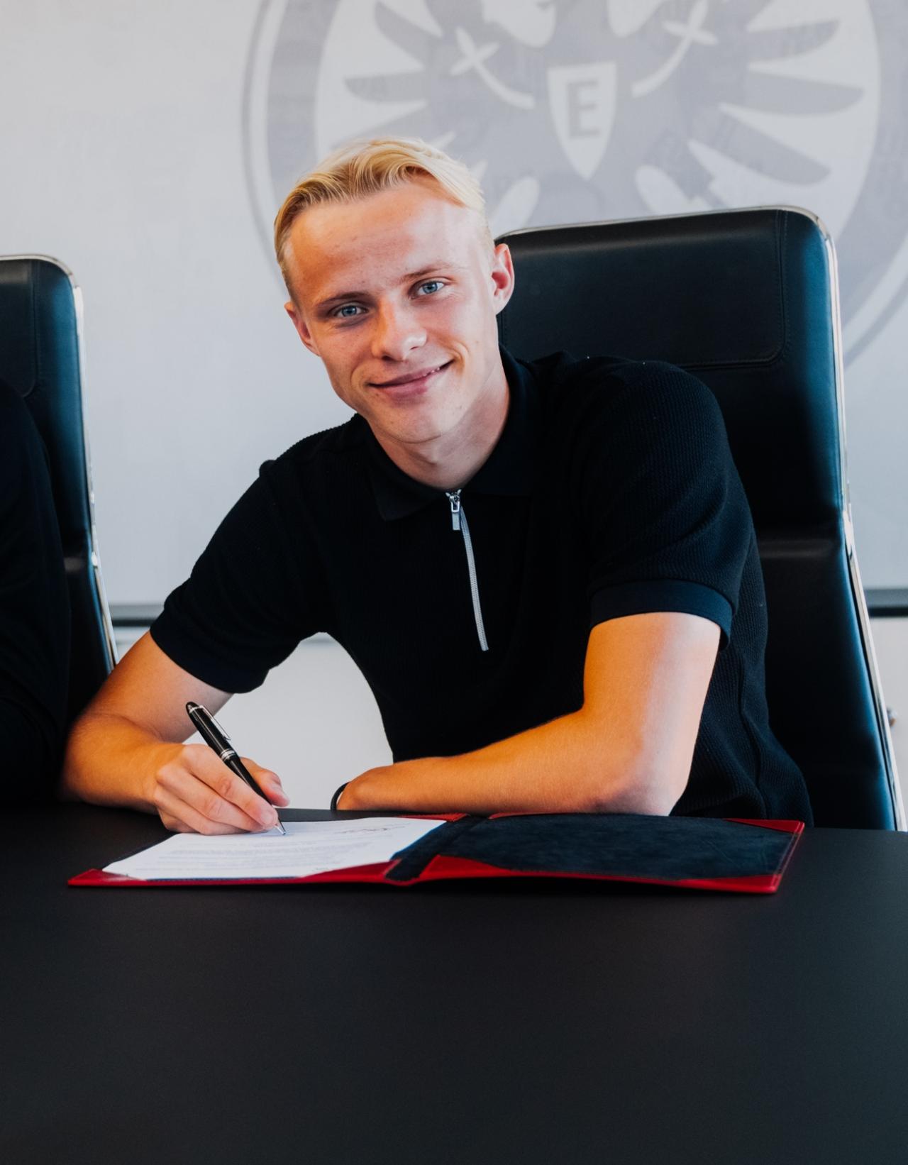 Eintracht announce Højlund signing