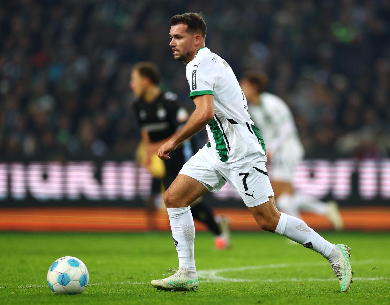 Gladbach boss urges Stöger to play more simply