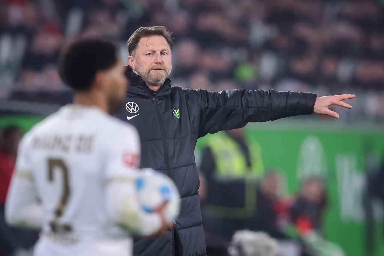 Hasenhüttl discusses Wind’s impact from the bench