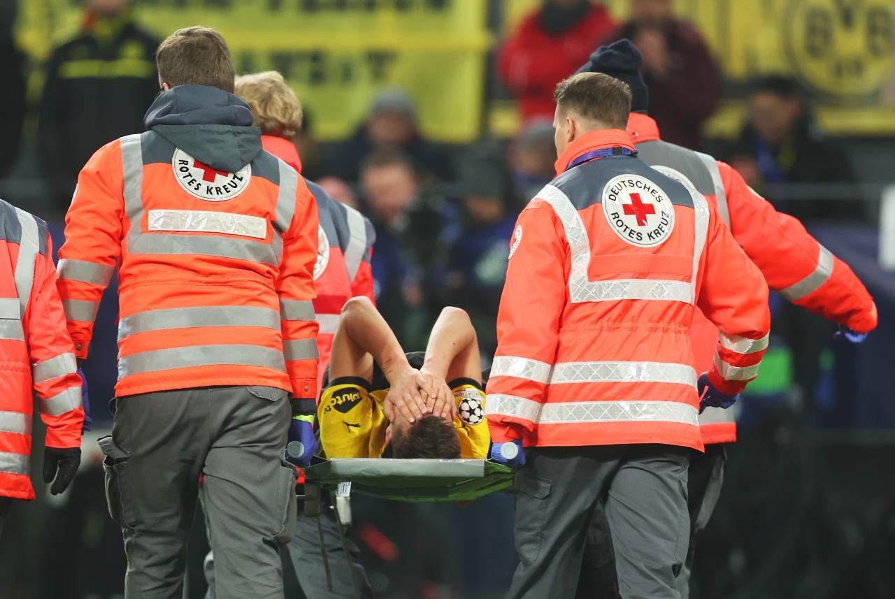 Dortmund fear Schlotterbeck has suffered serious injury