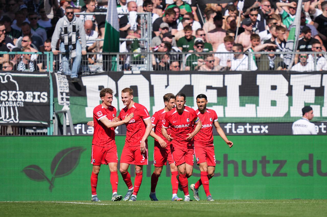 Freiburg climb past Gladbach after late winner
