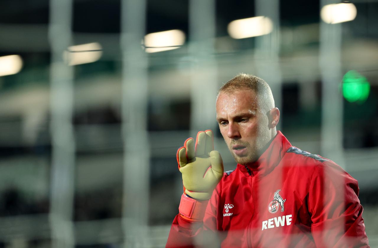 Report: Bayern almost signed Schwäbe over Urbig