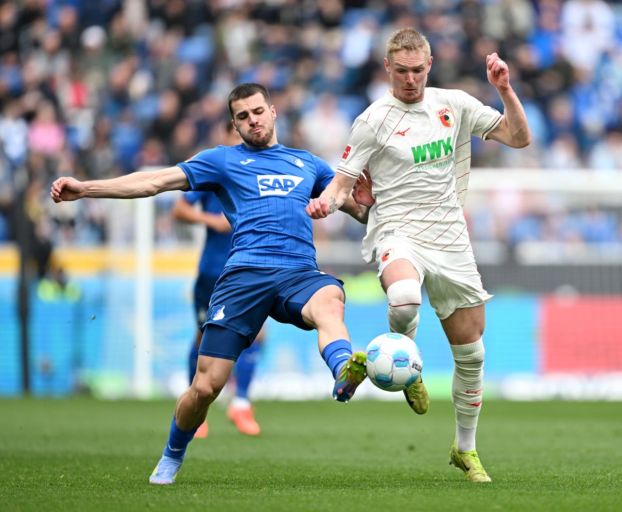 Augsburg midfielder’s move to the United States collapses