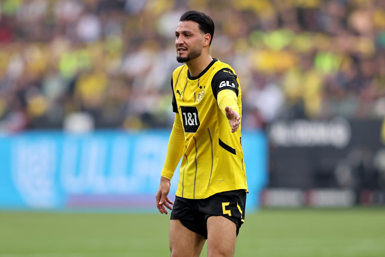 Dortmund set asking price for Bensebaini amid Marseille links