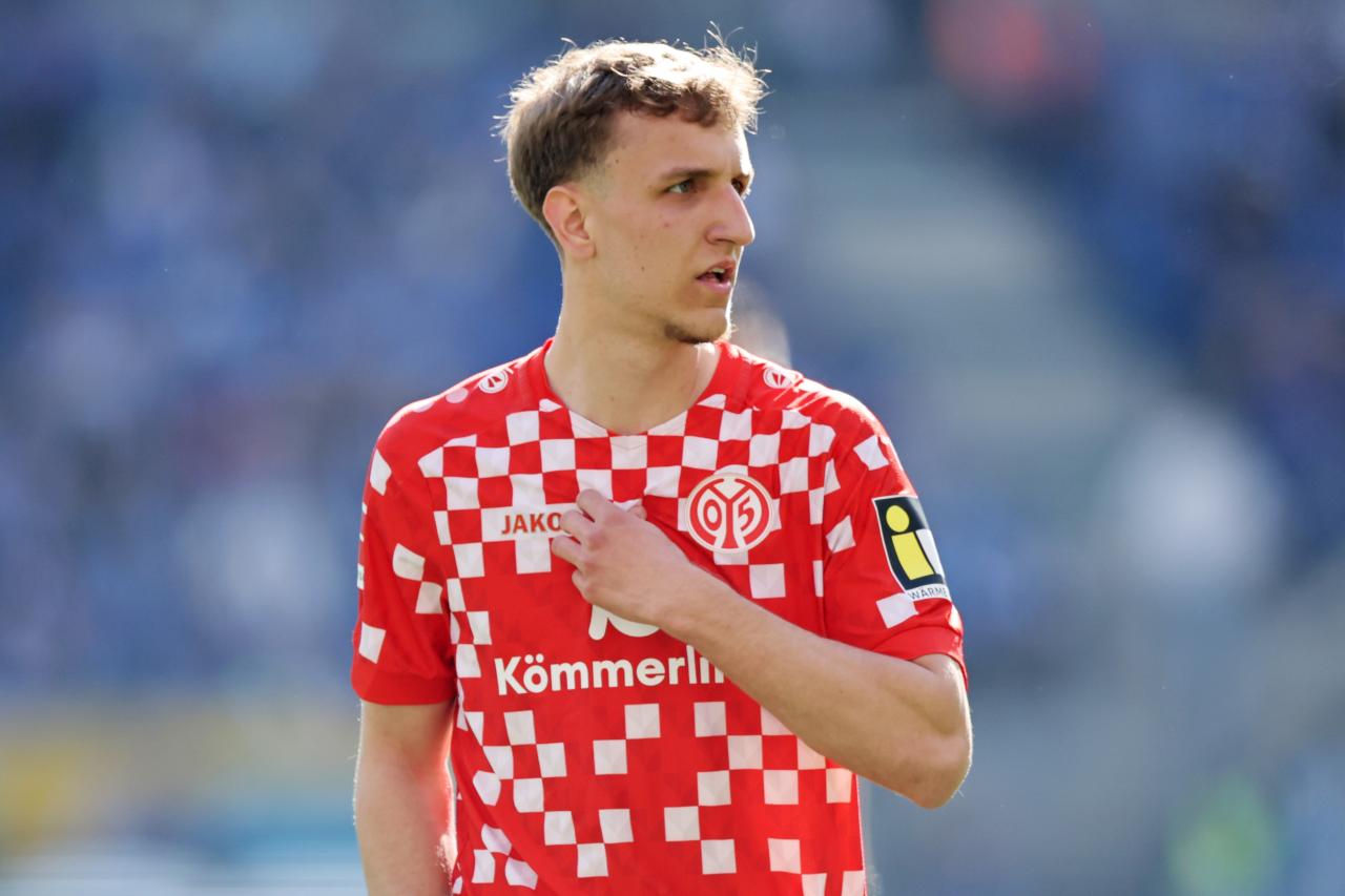 Report: Como among the clubs pushing for Mainz’s Weiper