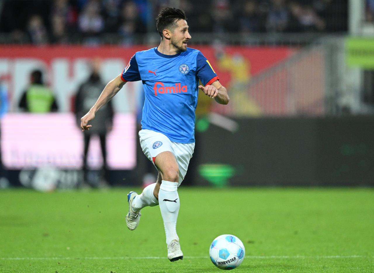 Skrzybski receives inquiries from several clubs, per Sky Germany