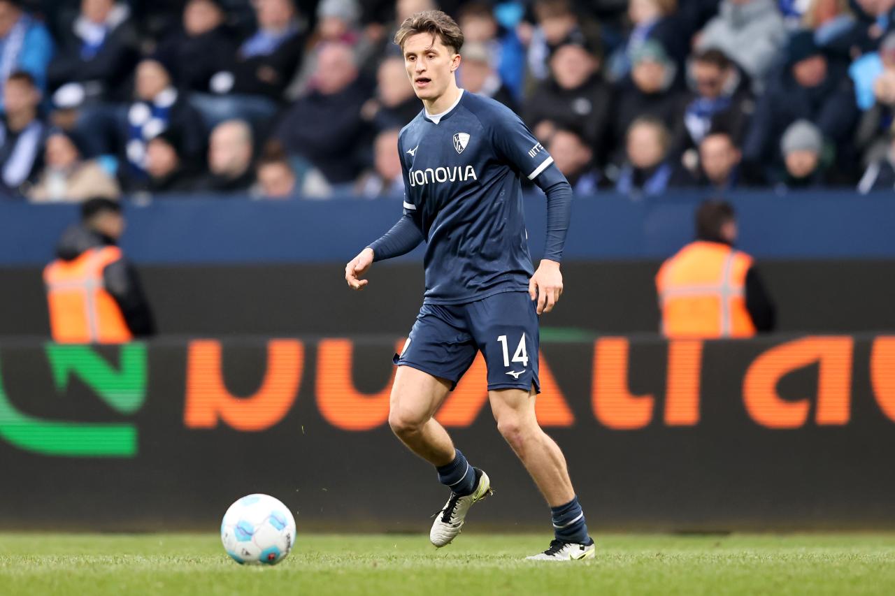 Official: Leverkusen sign German U21 international and send him out on loan