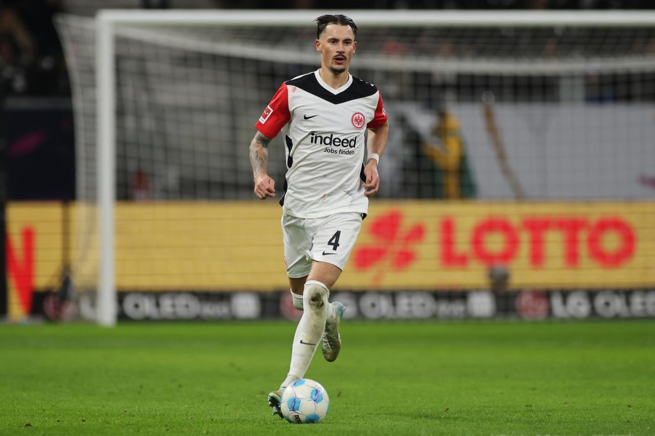 Koch expected to stay at Frankfurt despite Leverkusen rumours