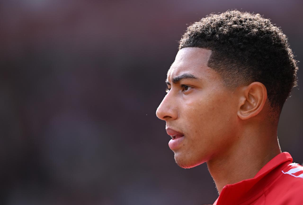 Bellingham lands in Dortmund ahead of medical