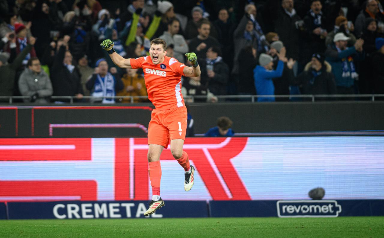 Karlsruhe shot-stopper Weiß courted by Burnley, Wolfsburg interested