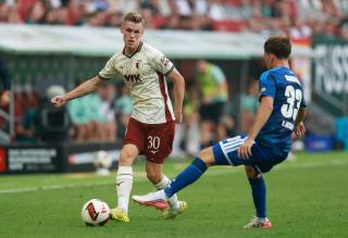 Augsburg star Kade sends message to Jürgen Klopp after win against Schalke