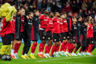 Palacios’ penalty brace sees Leverkusen beat Bayern