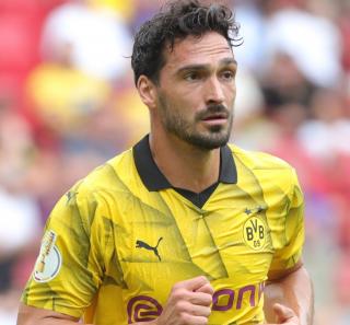 Dortmund delight in Paris as Hummels heads the way to Wembley