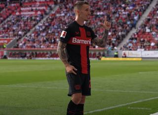 Wirtz and Grimaldo return to full training ahead of Leverkusens second leg against Roma