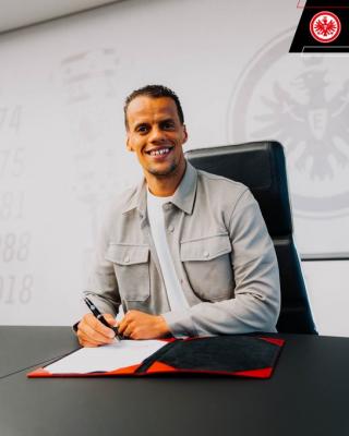 Eintracht confirm new deal for "native son" Chandler