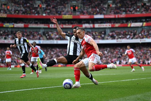 Leandro Trossard in action for Arsenal.