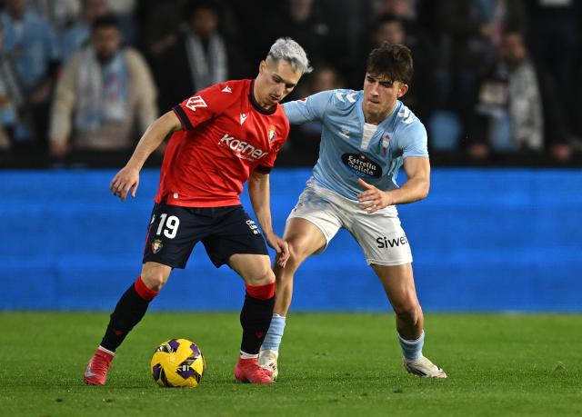 Bryan Zaragoza for CA Osasuna and against Celta Vigo.