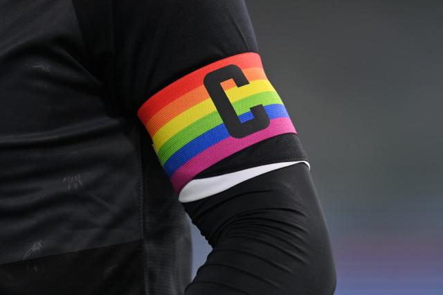 Captain's armband.