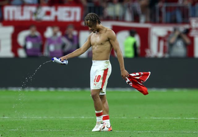 Xavi Simons takes Son's number 