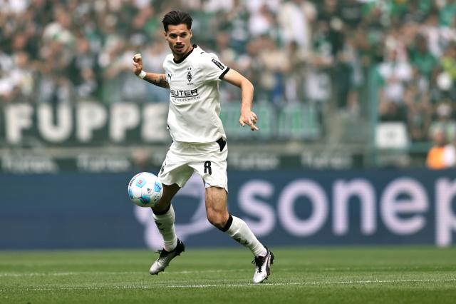 Weigl in his last game for Gladbach