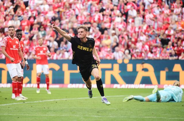 Bülter celebrating his late goal against Mainz