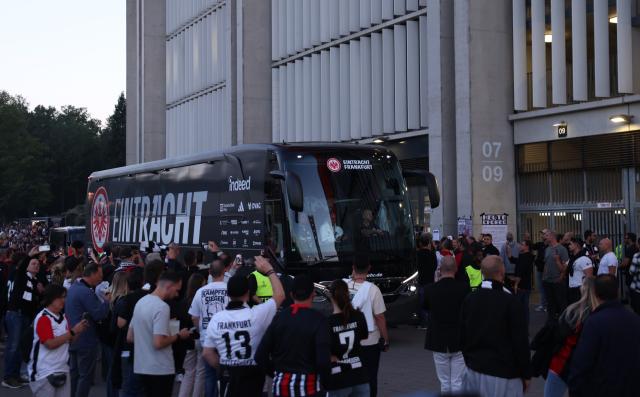 Eintracht Frankfurt team bus arrives at Deutsche Bank Park ahead of the match with Galatasaray SK, 18. September 2025.