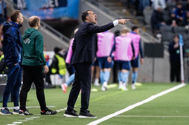 Pafos manager Juan Carlos Carcedo against Djurgarden.