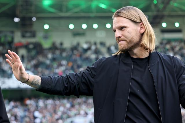 Head coach Eugen Polanski of Borussia Mönchengladbach