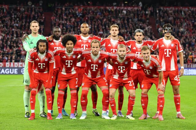 FC Bayern team photo.