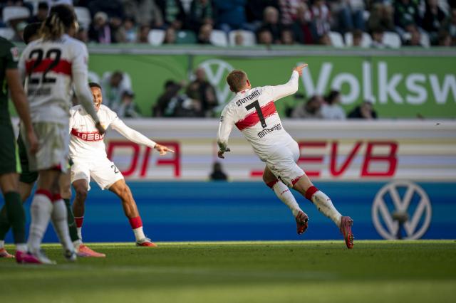 Stuttgart's Maximilian Mittelstädt scores against Wolfsburg.