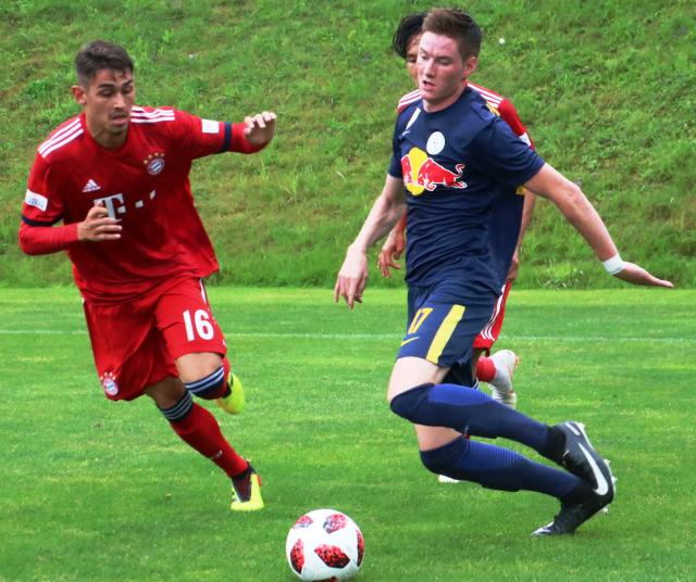 Meritan Shabani (left).