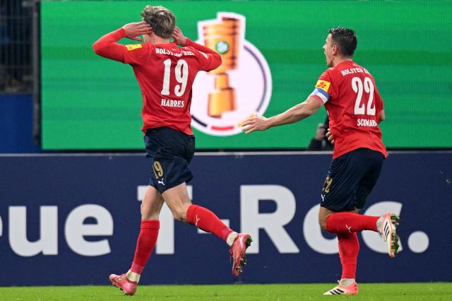 Phil Harres after his spectacular free kick goal against HSV.