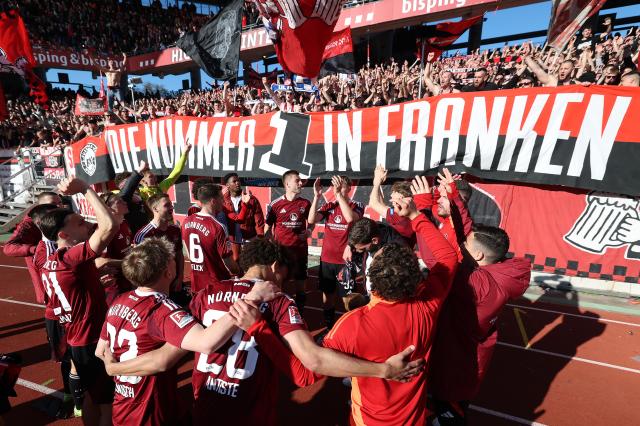 Nürnberg celebrate after defeating Fürth in the derby, March 16 2025 