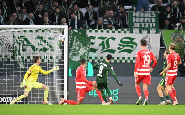 Brilliant finish from Amoura