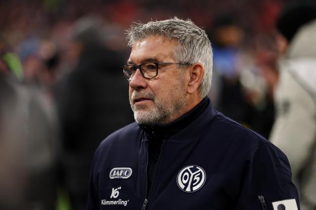  Urs Fischer, Head Coach of Mainz 05, looks on prior to the Bundesliga match vs. FC Bayern München 