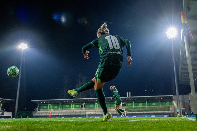 Huth's Wolfsburg play against Juventus