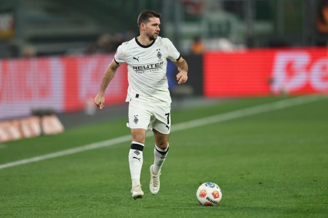 Stöger wants to stay at Gladbach