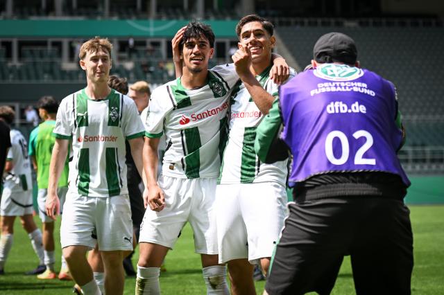 Borussia Mönchengladbach youth players Artem Muradian and Can Armando Güner.