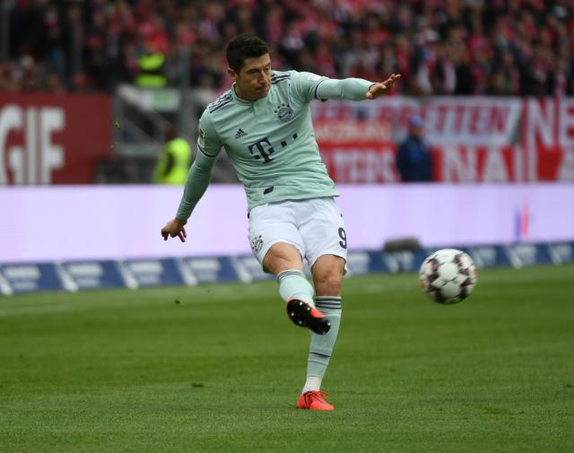 Robert Lewandowski scored a brace in Bayern's important 2-1 win over Leverkusen.
