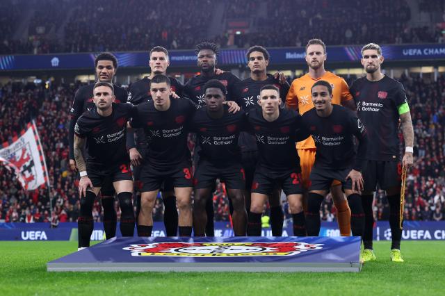 Bayer Leverkusen team photo.