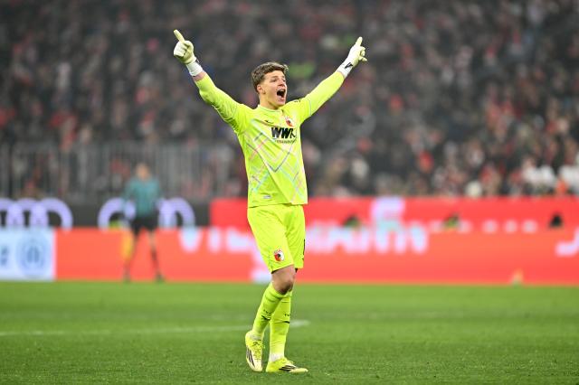 Finn Dahmen for FC Augsburg.