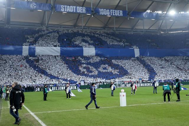 Schalke host Kaiserslautern