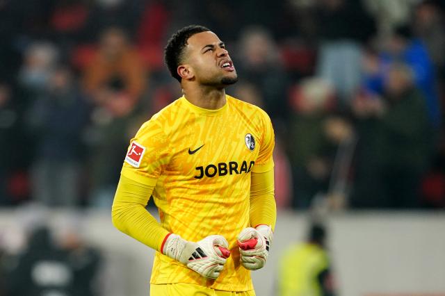 Noah Atubolu for Freiburg.