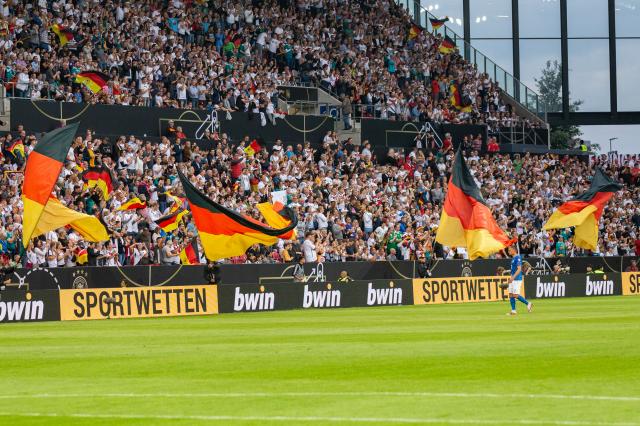 21 Bundesliga To Debut In Front Of 7 500 Live Fans